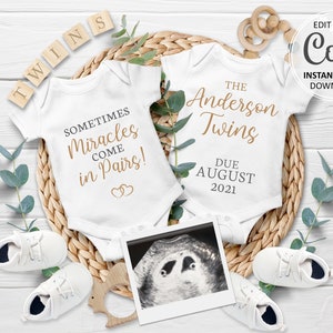 Carte numérique d'annonce de grossesse de jumeaux pour les médias sociaux. Annonce personnalisée #009 pour bébé jumeau non sexiste Facebook Instagram