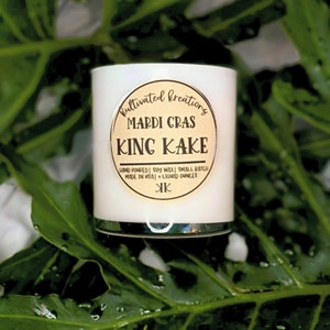 Mardi Gras King Kake Scented Candle | Handmade Soy Wax Candle | Wooden Wick | Natural Soy Wax Candle | Scented Candle | Wooden Wick Candle