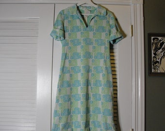 BERGDORF GOODMAN - VINTAGE 100% Dacron Polyester Kimberly Short-Sleeve Dress