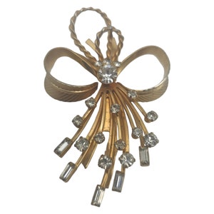 Vintage Sarah Coventry Clear Rhinestone Bow Ribbon Brooch 2.5&quot; Gold Tone Costume