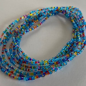 Türkisfarbenes Glasperlen Wickelarmband oder Halskette, Boho Style Sommer Wickelarmband, glitzernde transparente Glasperlen