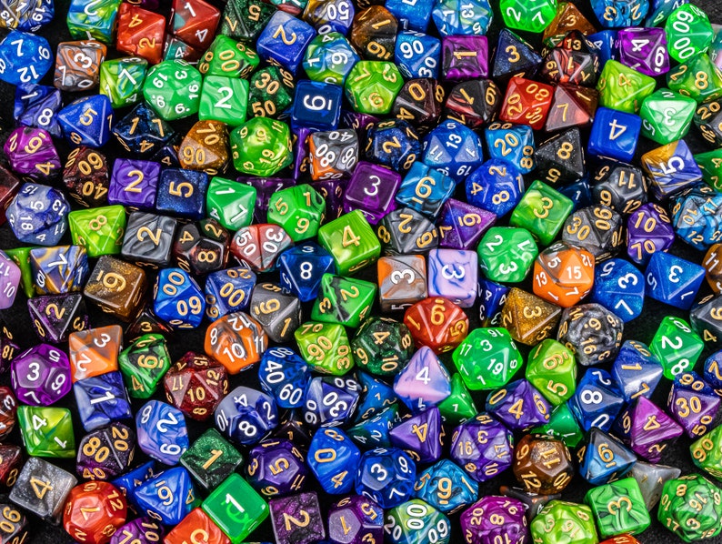 Mystery Dice Blind Bags für Dungeons und Dragons DND WÜRFEL Glückswürfel Set für Dich Mehrere Stile Metallharz hohl solide und Würfelset Rounded edge resin