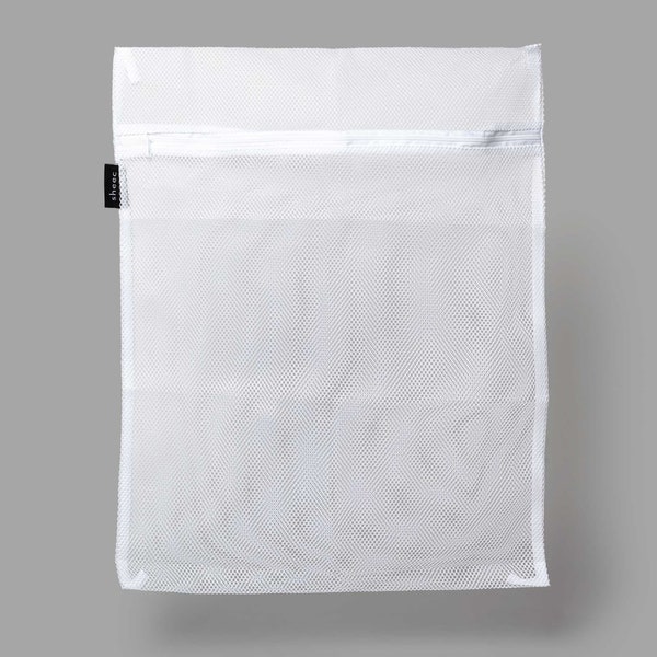 Zipped Coarse Mesh Laundry Washing Bag (15.5" x 19.5") - Ideal for Soiled Delicates