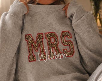 Sudadera personalizada con bordado "Sra.", Sudadera personalizada para novia, Suéter de boda con apliques, Regalo para despedida de soltera, Regalo para la nueva esposa