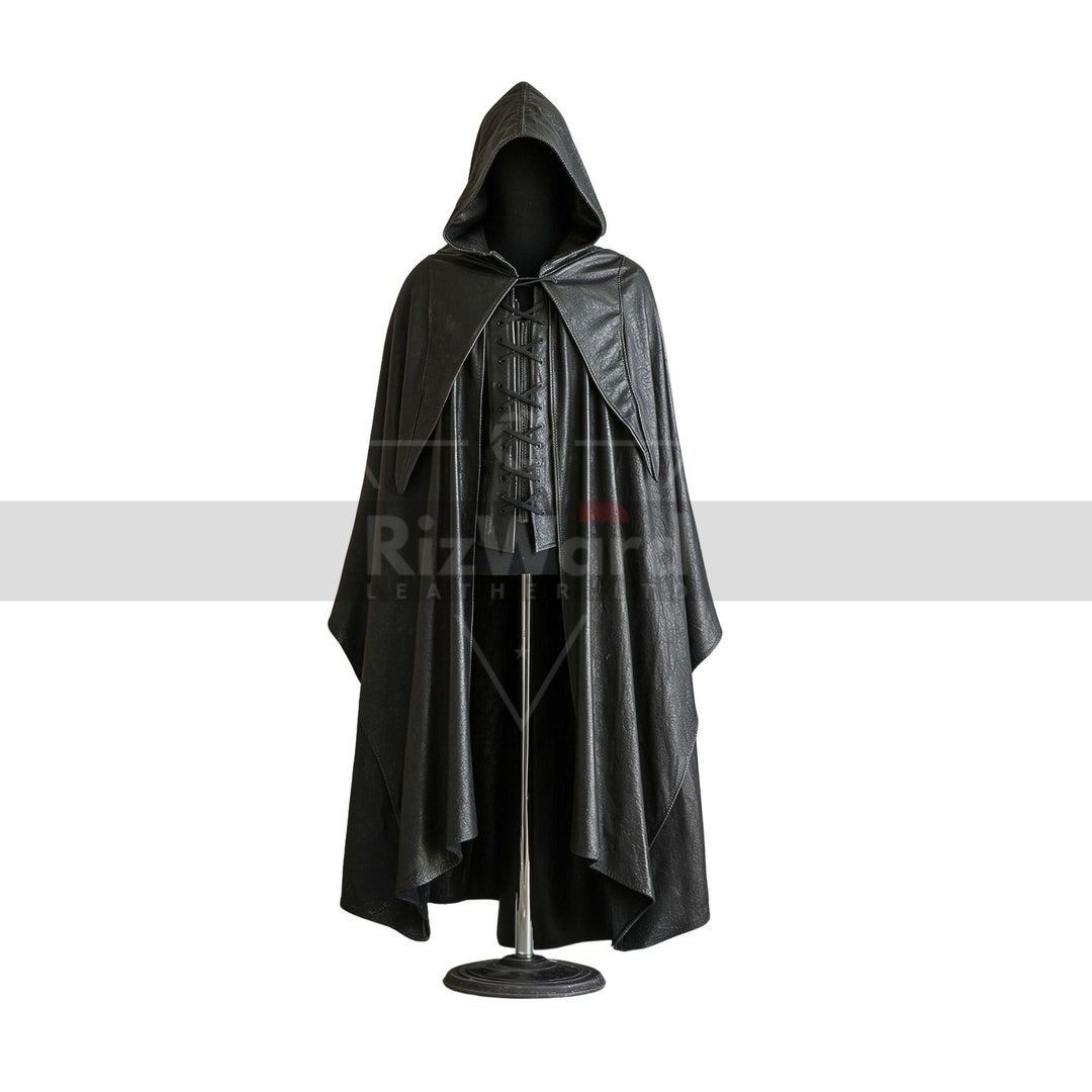 黒革のフード付きマント：中世の暗殺者コスプレ衣装 - Etsy 日本