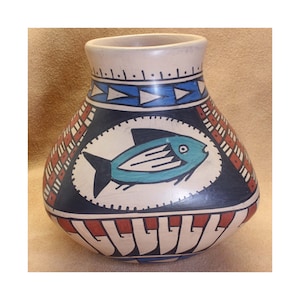 Señor Oscar Ortiz Famed Artist Family of Mexican Pottery in Mata Ortiz Chihuahua Hand Coiled Desert Artists Colony Mexico Painted Glaze Dye