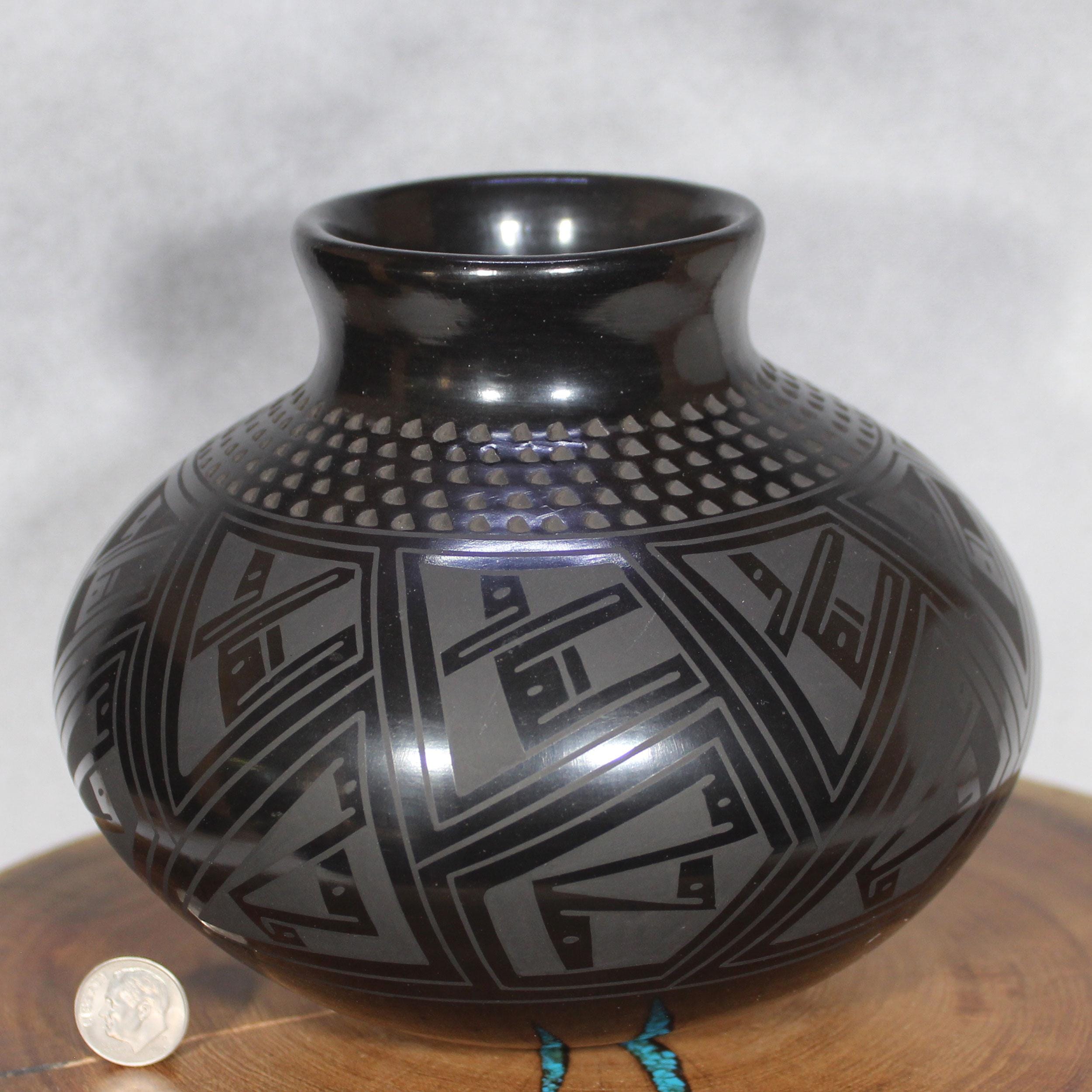 Mata Ortiz Pottery Pot: Black Mirror Glaze, Geometric Southwest