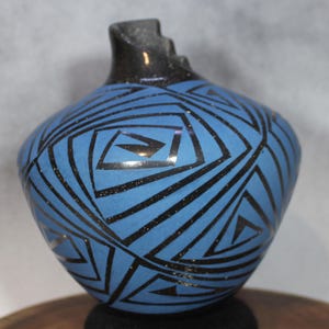 Mata Ortiz Pottery Pot: Black Mirror Glaze, Geometric Southwest