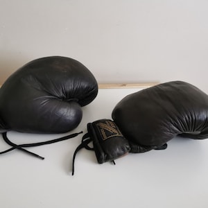 Vintage Boxing Gloves / Leather Boxing Gloves / Boxing Equipment