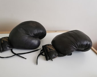 Vintage Leather Boxing Gloves: Dark Brown 70s Boxing Equipment