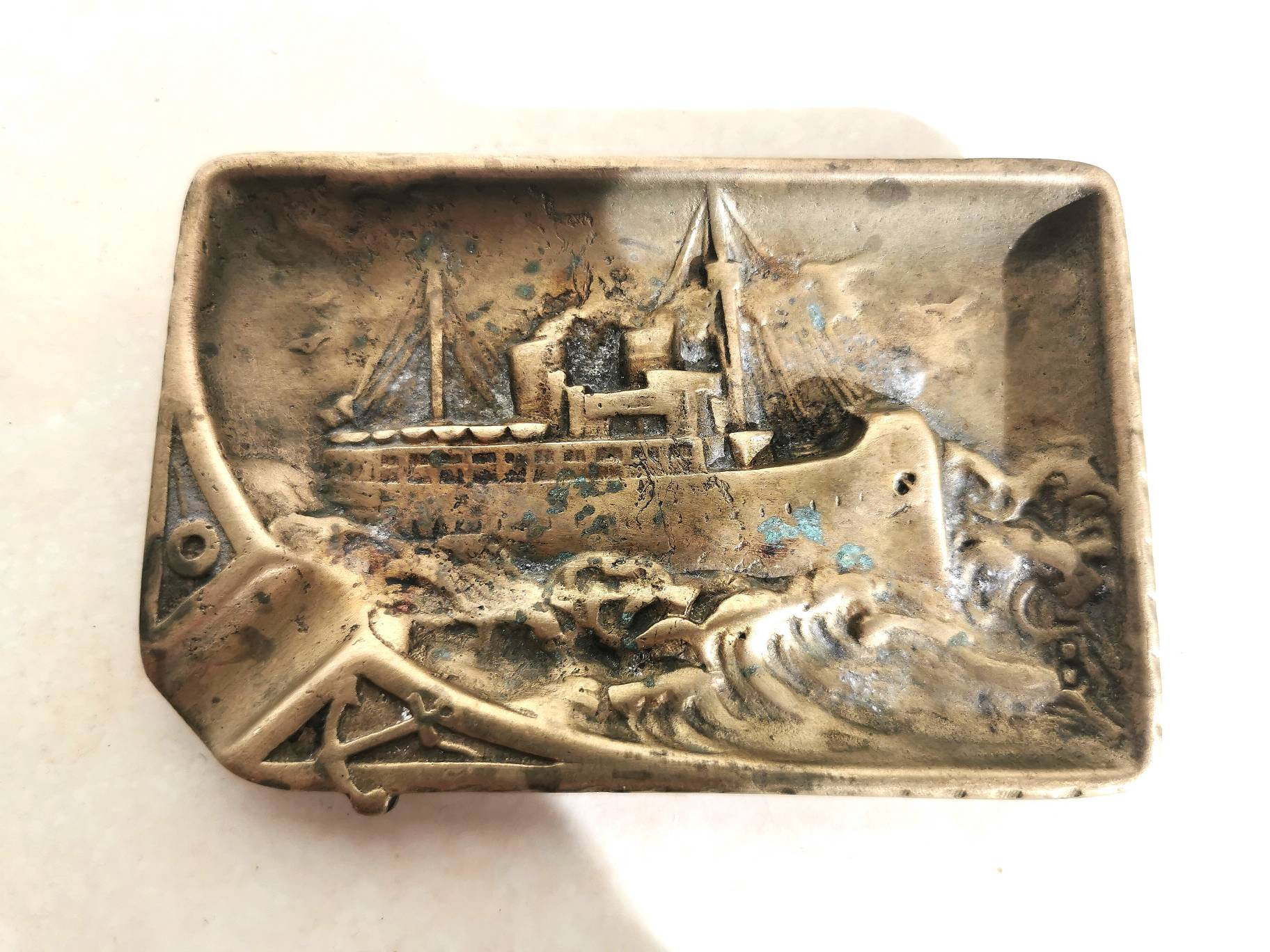 ヴィンテージフランス製真鍮灰皿：オーシャンライナーのホーム