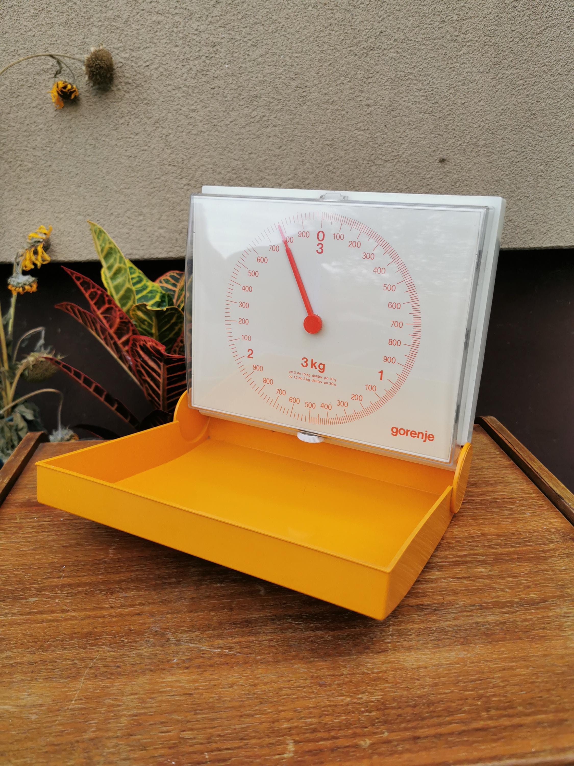 Vintage Wall Kitchen Scale Gorenje, Yugoslavia 80's/ Mid-Century Scale for Kitchen /Kitchen Decor