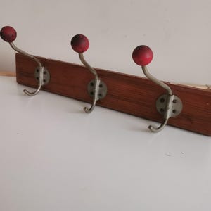 Perchero de madera vintage / Perchero de pared de mediados de siglo / Perchero de pared vintage / Perchero de pared retro / Decoración del hogar / Perchero de pared retro