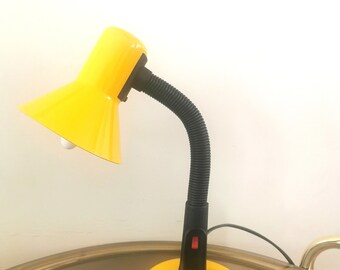Veneta Lumi Vintage Desk Lamp: Italian Pop Art, Retro Lighting