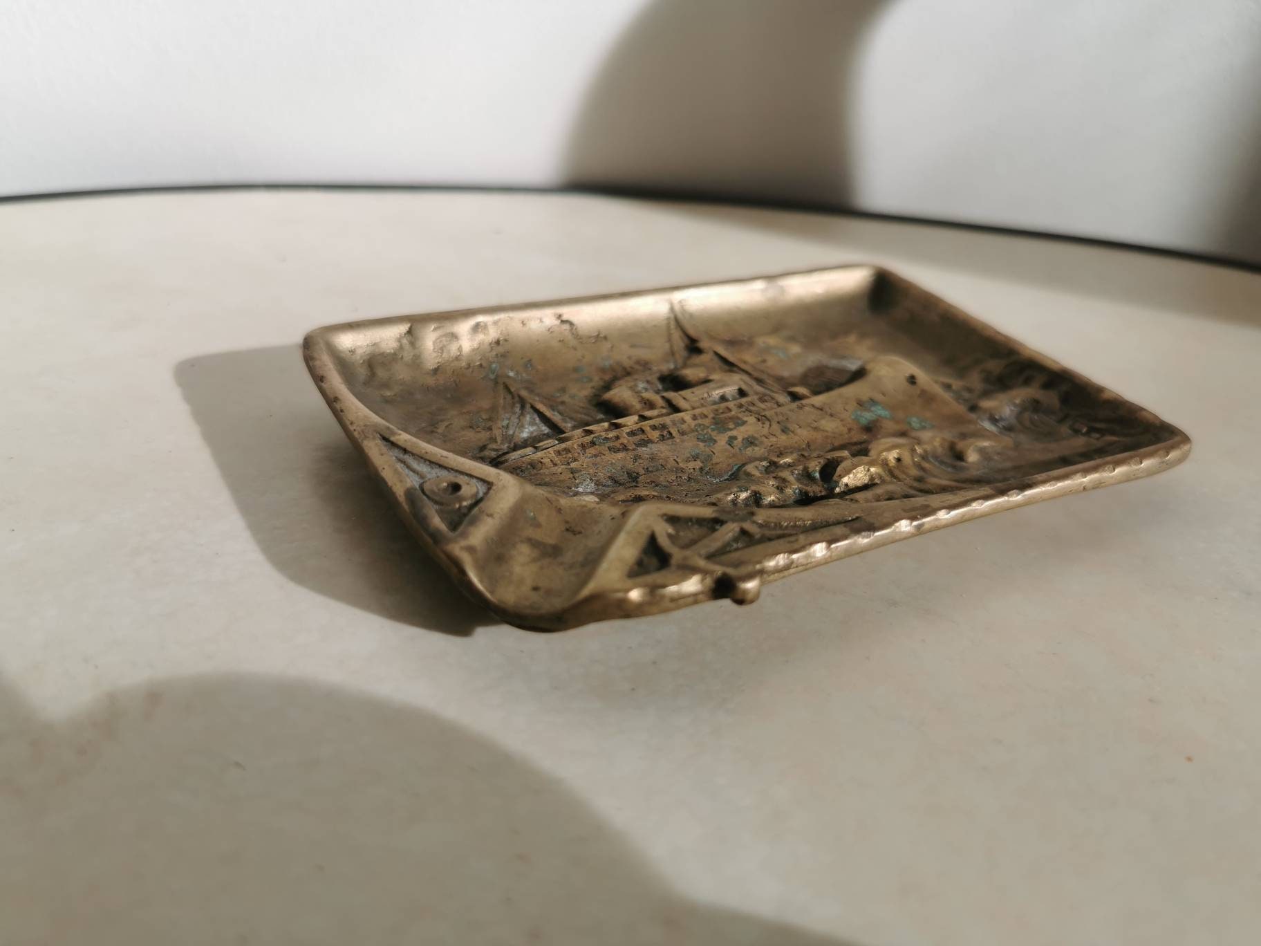 ヴィンテージフランス製真鍮灰皿：オーシャンライナーのホーム