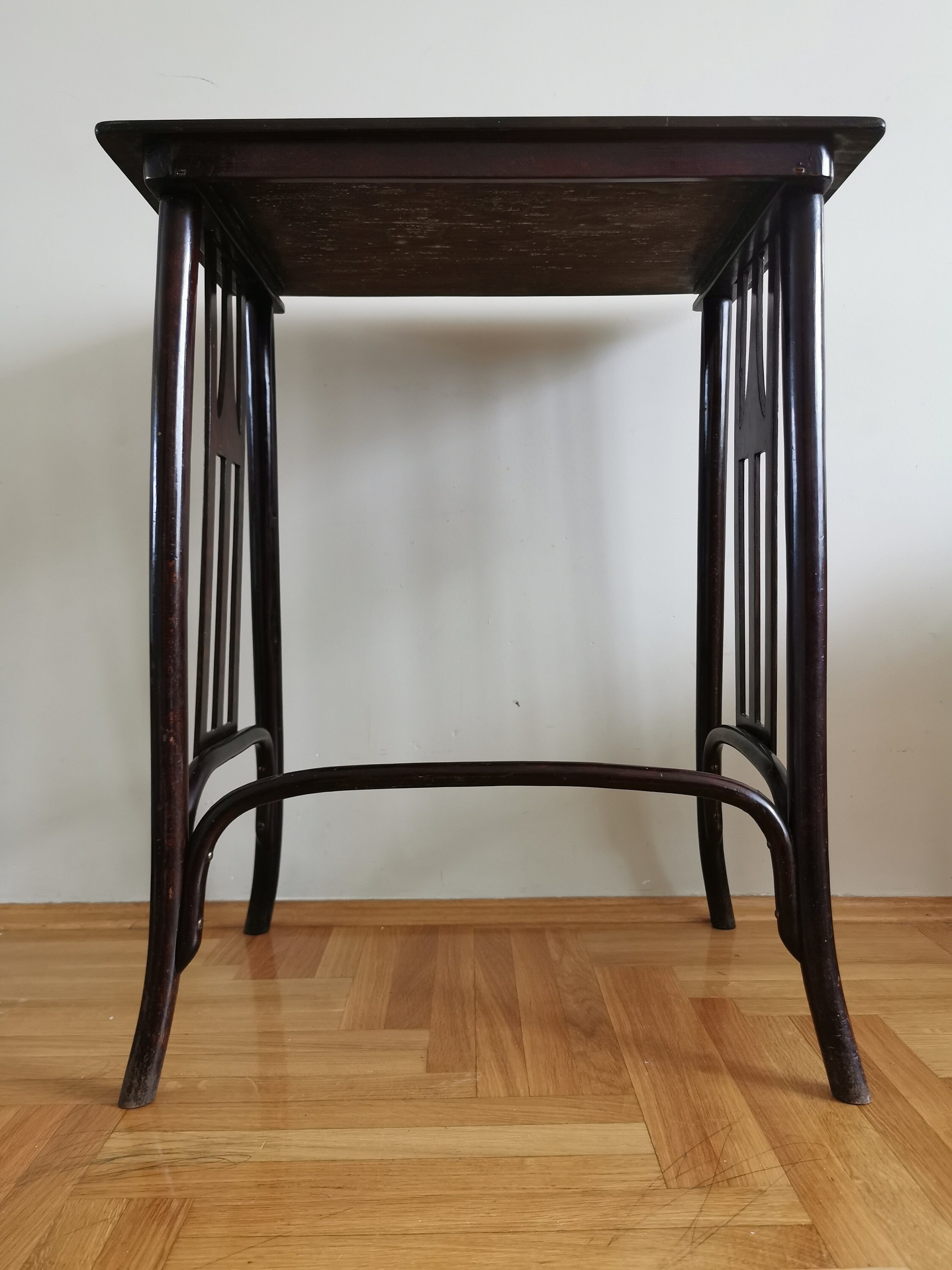Chaises n° 67 de Jacob et Joseph KOHN - Chaises Chaises n° 67 de Jacob et Joseph KOHN - Chaises