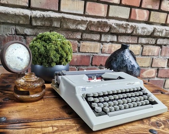 Contessa 2 deluxe / Vintage typewriters 1960s /Retro typewriters/ Mid Century Modern typewriters/Home Decor /Made in Bulgaria