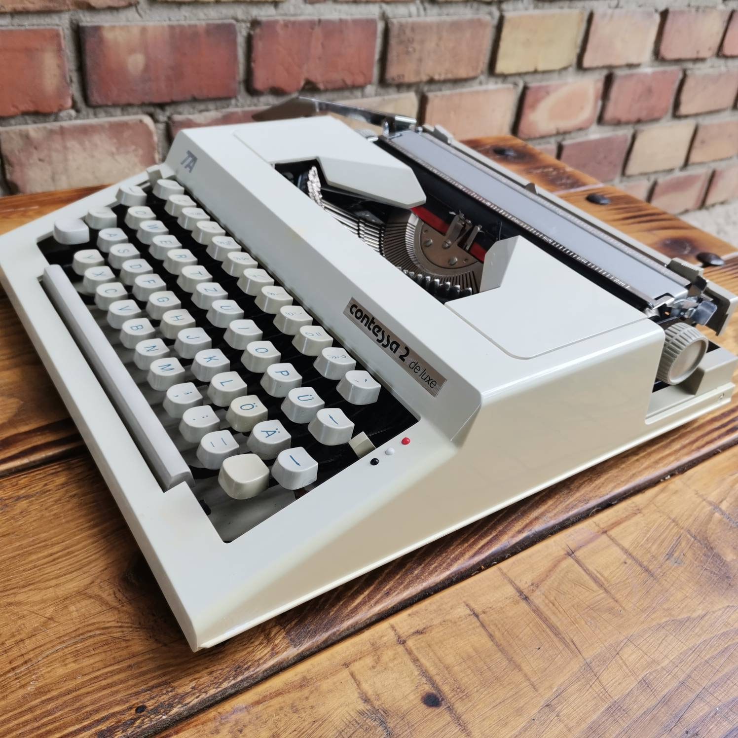 Contessa 2 Deluxe Typewriter: 1960s Retro Mid-century Decor - Etsy