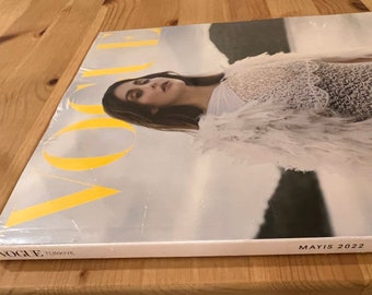 Vogue Magazine Turkey - MAY 2022 - Vogue Turkiye No 135 - Cover