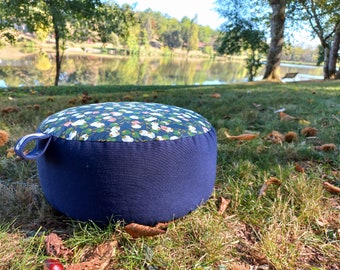 Meditation and yoga cushion “comfort” blue cotton and organic spelled balls