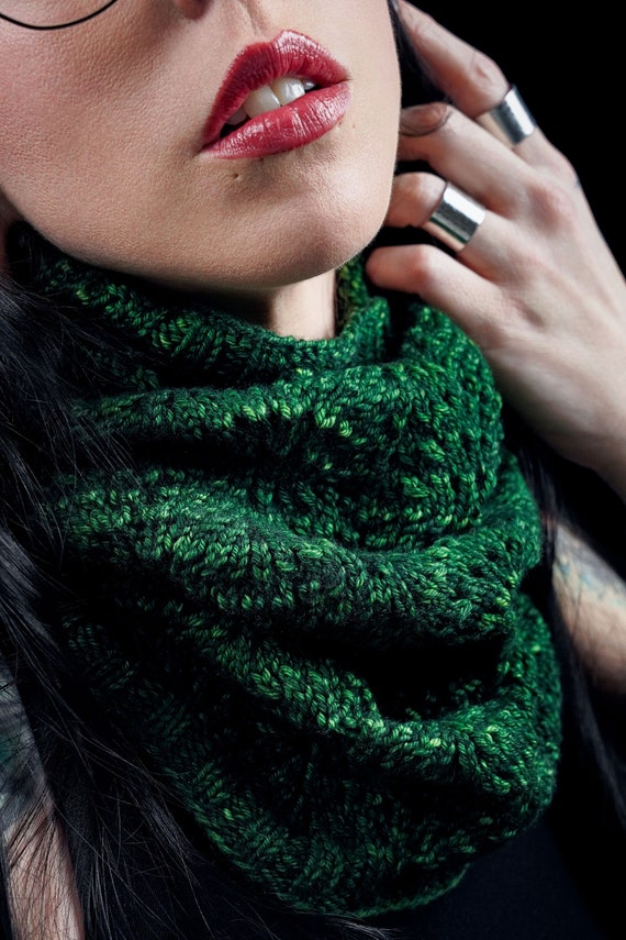 Knitting Pattern | Serana DK Cowl by Reneé Rockwood | Instant Digital Download Active