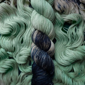 Hand Dyed Yarn Nephrite Choice of Weight Crow and Crescent Yarn zdjęcie 3