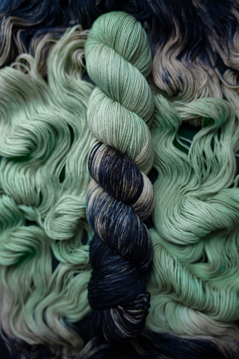 Hand Dyed Yarn Nephrite Choice of Weight Crow and Crescent Yarn imagem 3