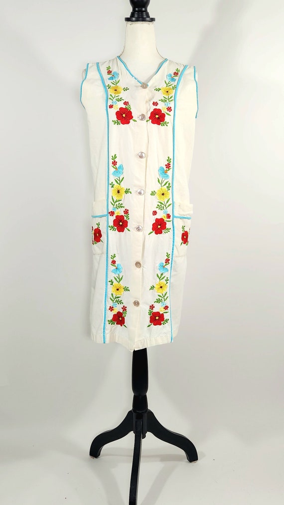 1970s Mexico embroidered dress  with button front