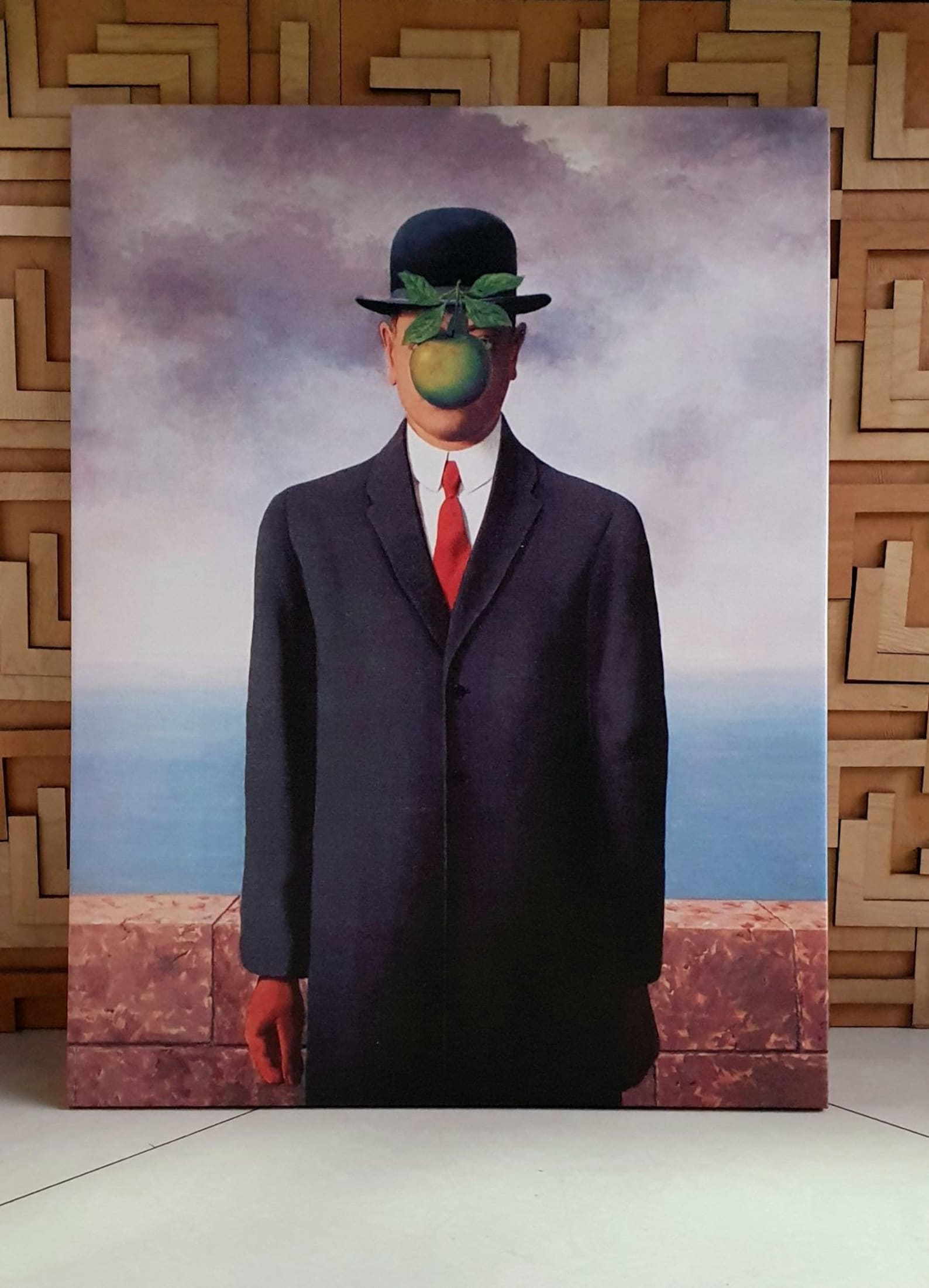 Rene Magritte The Son of Man Rene Magritte Apple Print Surreal Etsy Rene Magritte The Son of Man Rene Magritte Apple Print Surreal Etsy
