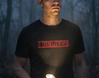 I Believe - Retro 80s Sci-Fi Tee - Nostalgic Supernatural Aesthetic Apparel