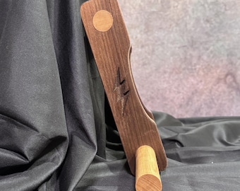 Artisan Kite Reel – Lightning Bolt Design - Solid Walnut and Birch, Handcrafted for Timeless Summer Joy