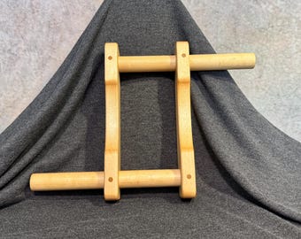 Artisan Kite Reel – Solid Birch, Handcrafted for Timeless Summer Joy