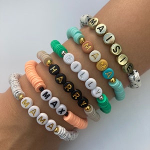 Nombre personalizado Pulsera de amistad de palabras con cuentas personalizadas / Heishi de plata de oro champán / Mamá mamá mamá papá / Manifestación del corazón de las mujeres imagen 2