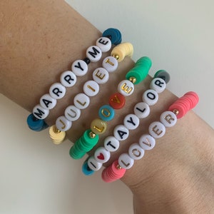 Nombre personalizado Pulsera de amistad con palabras con cuentas personalizadas / Tour Gold Silver / Eras Taylor hizo pila / Corazón de mujer TTPD 1980