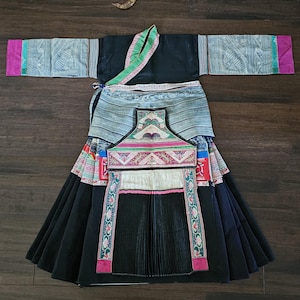 Vintage side comb Miao/Hmong sua set