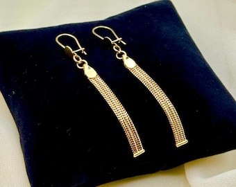 Elegant 18k Gold Tassel Earrings | Authentic 750 Gold Dangle Design