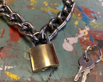 Vorhängeschloss Kette Choker/ Halskette | Edelstahl Schlüssel Dickes robustes klobiges Schloss, Punk, Goth, Grunge, Bdsm, Alternative, Emo, Metall, Halsband