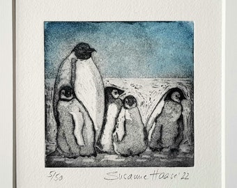 Mother's Day Gift: Etching of a Penguin with 4 Chicks with Passepartout. Etching of a Penguin with 4 Kids with Passepartout. Mother's Day Gif