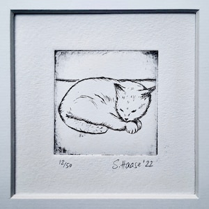 Original etching of a lying cat, tomcat, original etching lying cat, with/with passepartout optional with frame/frame