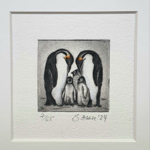 Original etching of a penguin family with 3 kids with passepartout. Original etching of a penguin family with 3 kids with passepartout