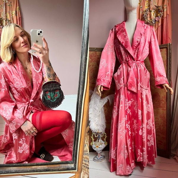 size M/L sophisticated vintage 1940s liquid silk dressing gown