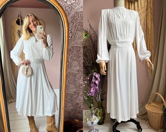 size L/XL GORGEOUS vintage 1940s crepe silk wedding dress / gown