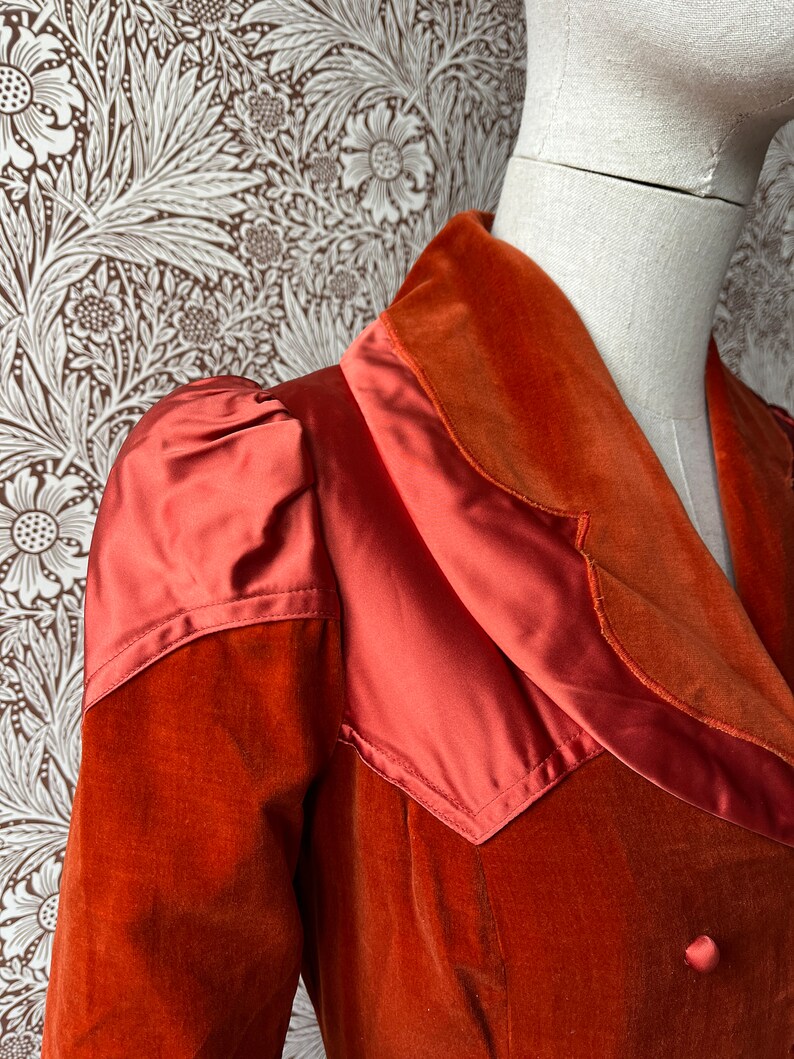 size XS unreal vintage 1960s does victorian velvet maxi coat zdjęcie 6