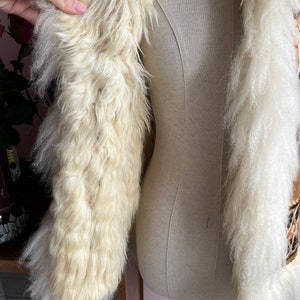 size M RARE and insanely beautiful vintage 1960s shearling embroidered long afghan vest Bild 7