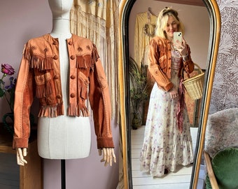 size M incredible vintage 1970s leather suede jacket with fringes