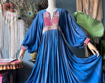 S/M vintage 1970s afghan dress