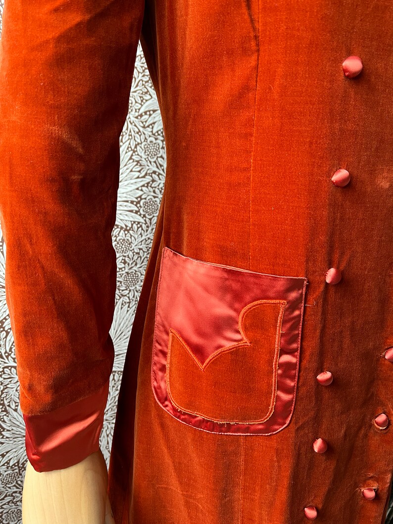 size XS unreal vintage 1960s does victorian velvet maxi coat Bild 5