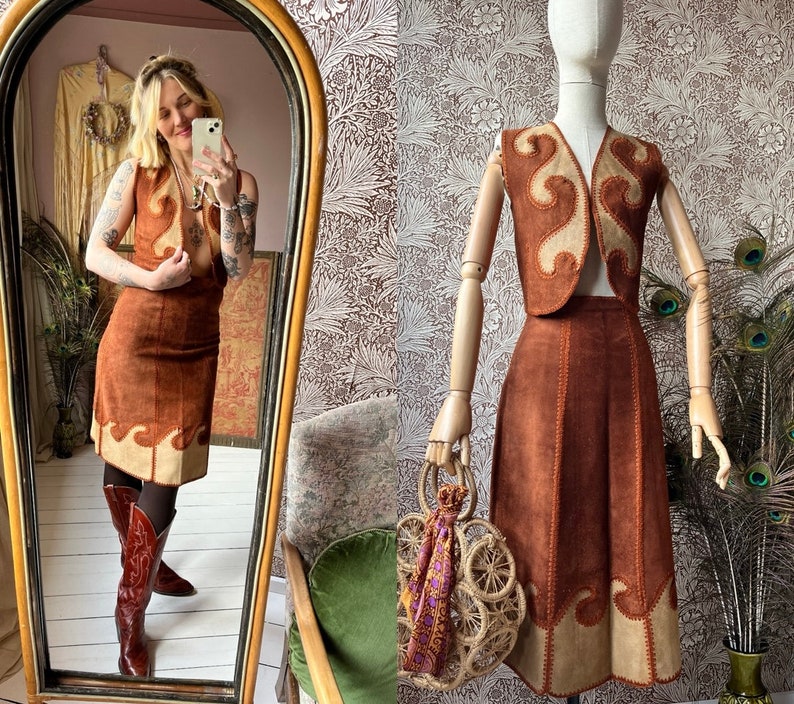 size XS/S wondrous vintage 1960s suede & crochet two piece afbeelding 1