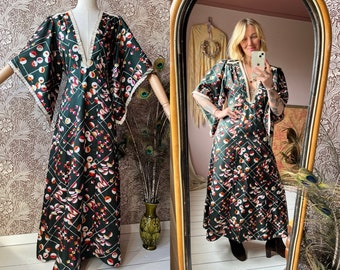 size M/L funky vintage 1970s deep v neckline maxi dress