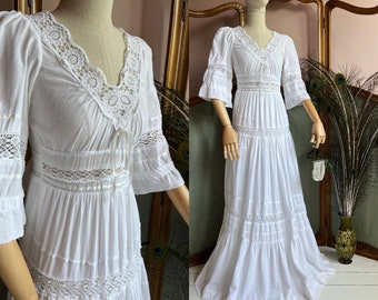 size S vintage 1970s WONDROUS gauze cotton lace bohemian wedding dress - bridal